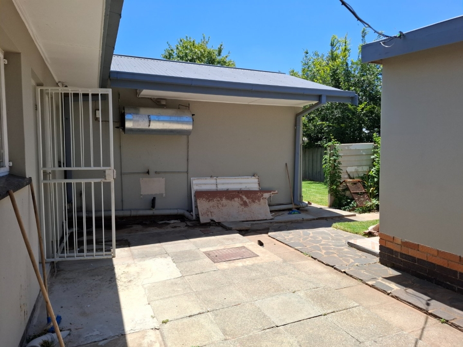 13 Bedroom Property for Sale in Universitas Free State